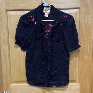 Soul Revival Black Ruffled Notched Collar Blouse size L embroidered Flowers